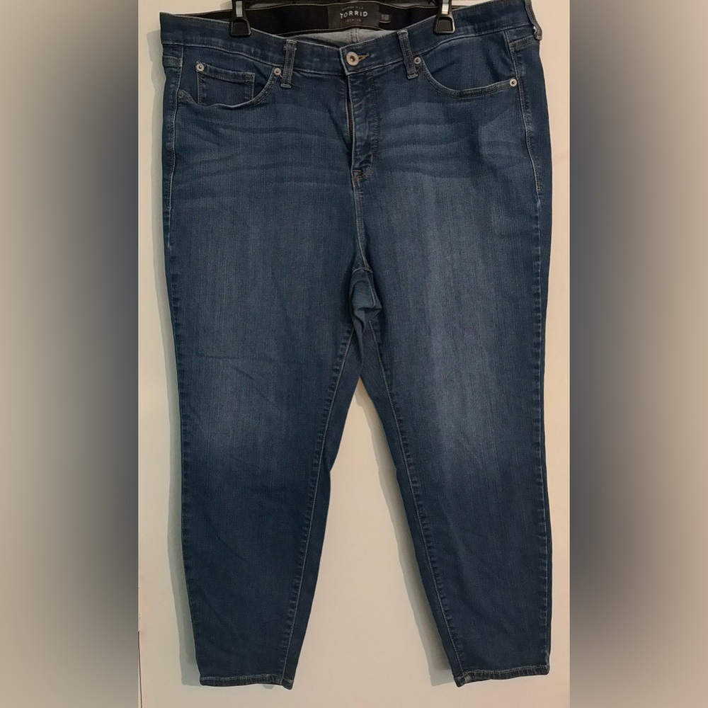 Torrid Premium Womens 22S Jeans High waisted‎ Stretch No Distressing Skinny